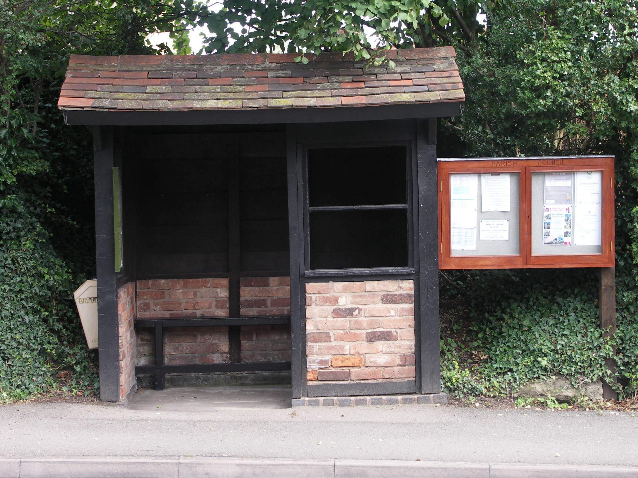 Bus shelter on Warwick Road (Warwick bound)